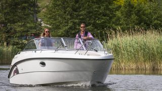 AMT 230 DC sed framifrån