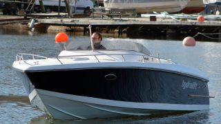 Hydrolift F-26 till salu