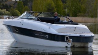 Askeladden Z8 åker i vattnet