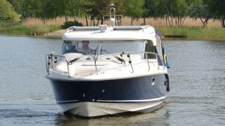 Aquador 23 HT sedd framifrån