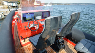 Carbotech 38 förarsäte