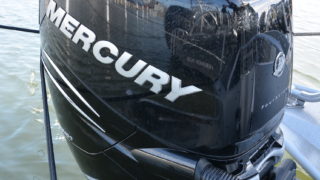 Anytec 747 CAB med Mercury motor