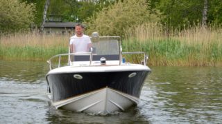 Draco/Windy Oceancraft 761 åker i vattnet