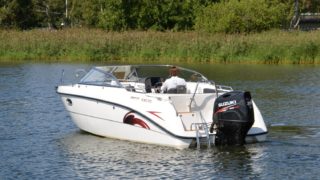 AMT 230 DC Bakifrån i sjön