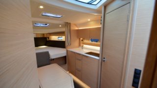 Bavaria 33 S HT inredning