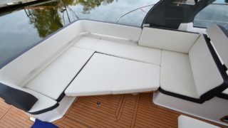 Bavaria 33 S HT solbädd