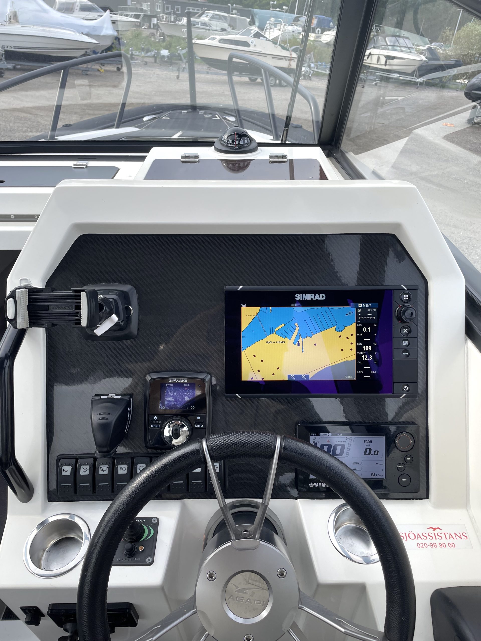 AGAPI 800 Yamaha F300 | Seacastle