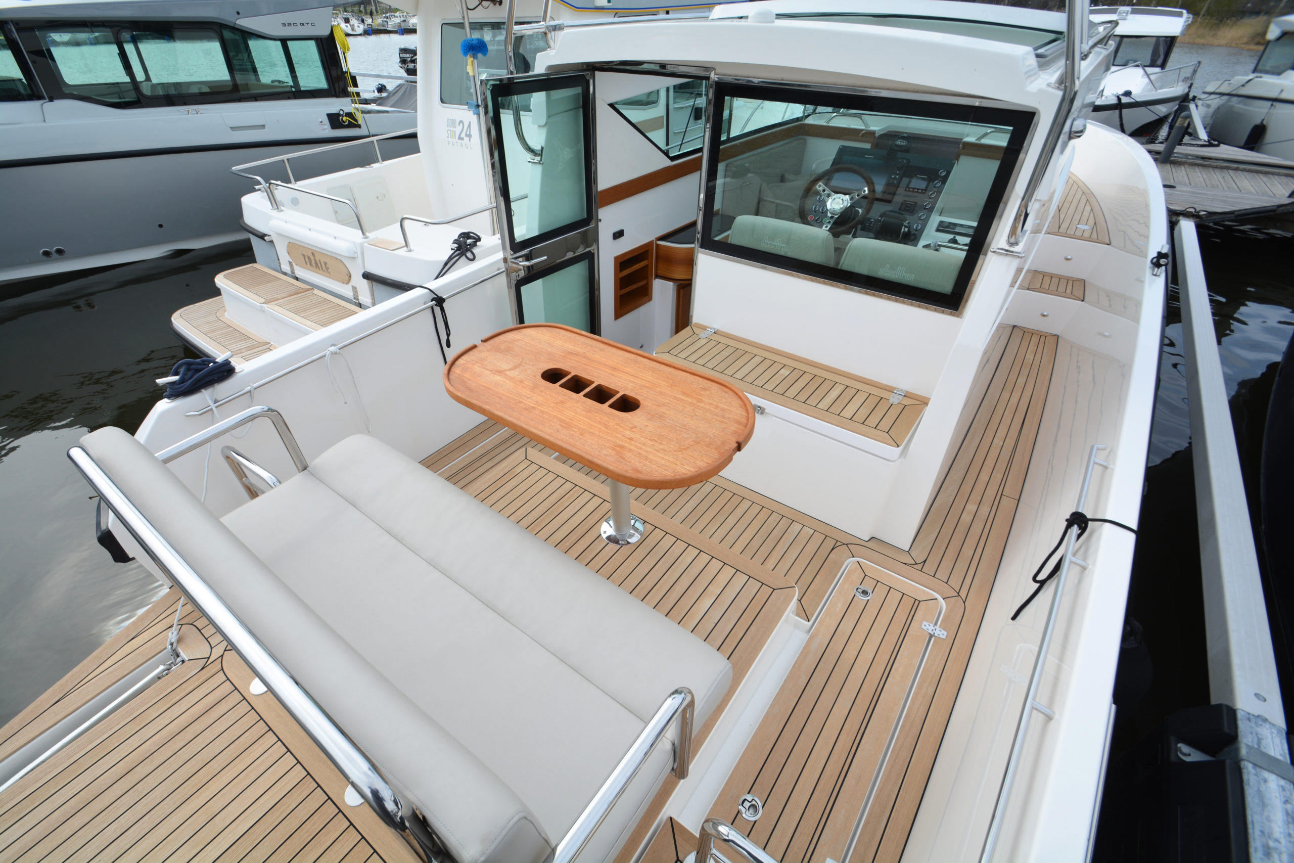 Delta 290 SW | Seacastle