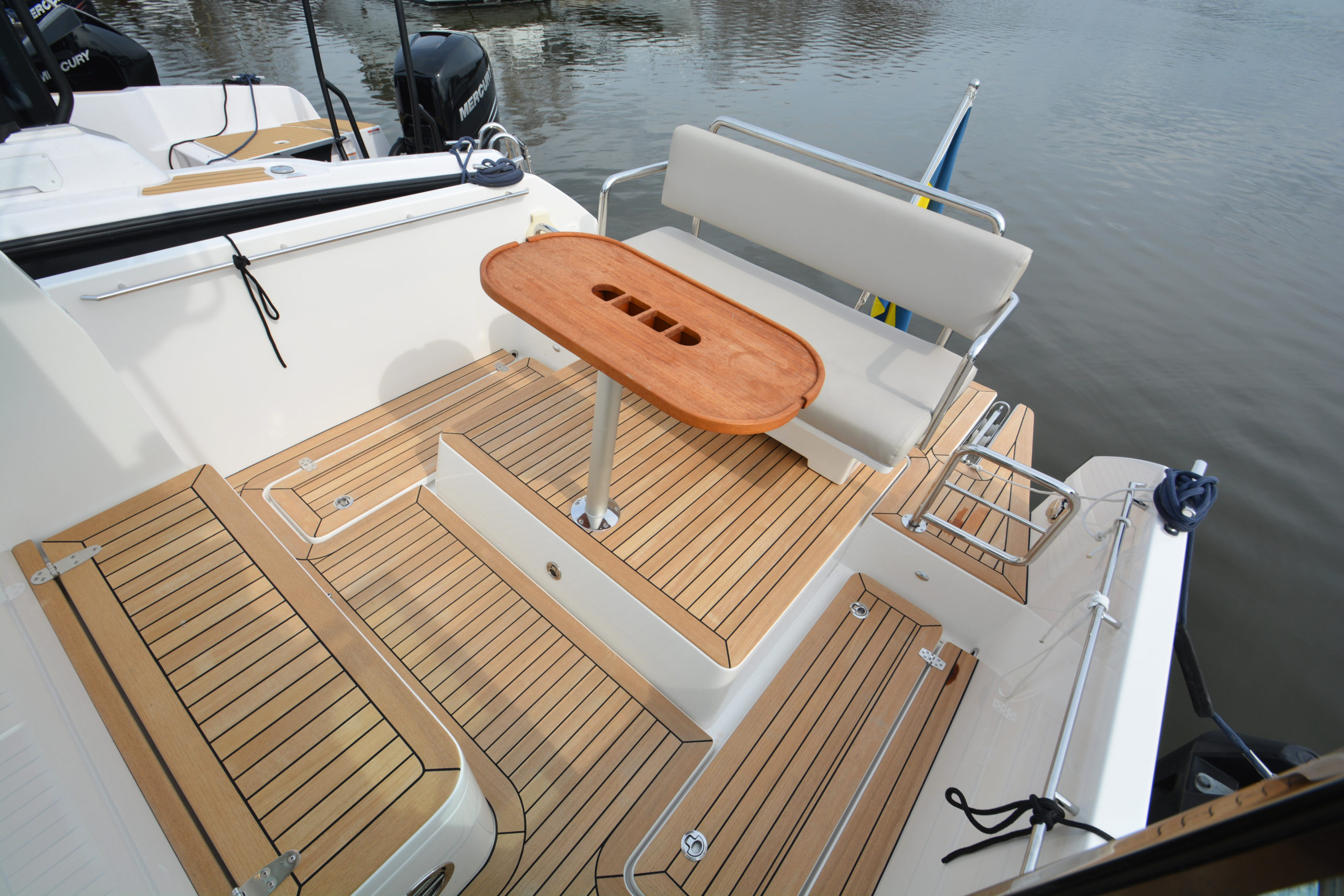 Delta 290 SW | Seacastle