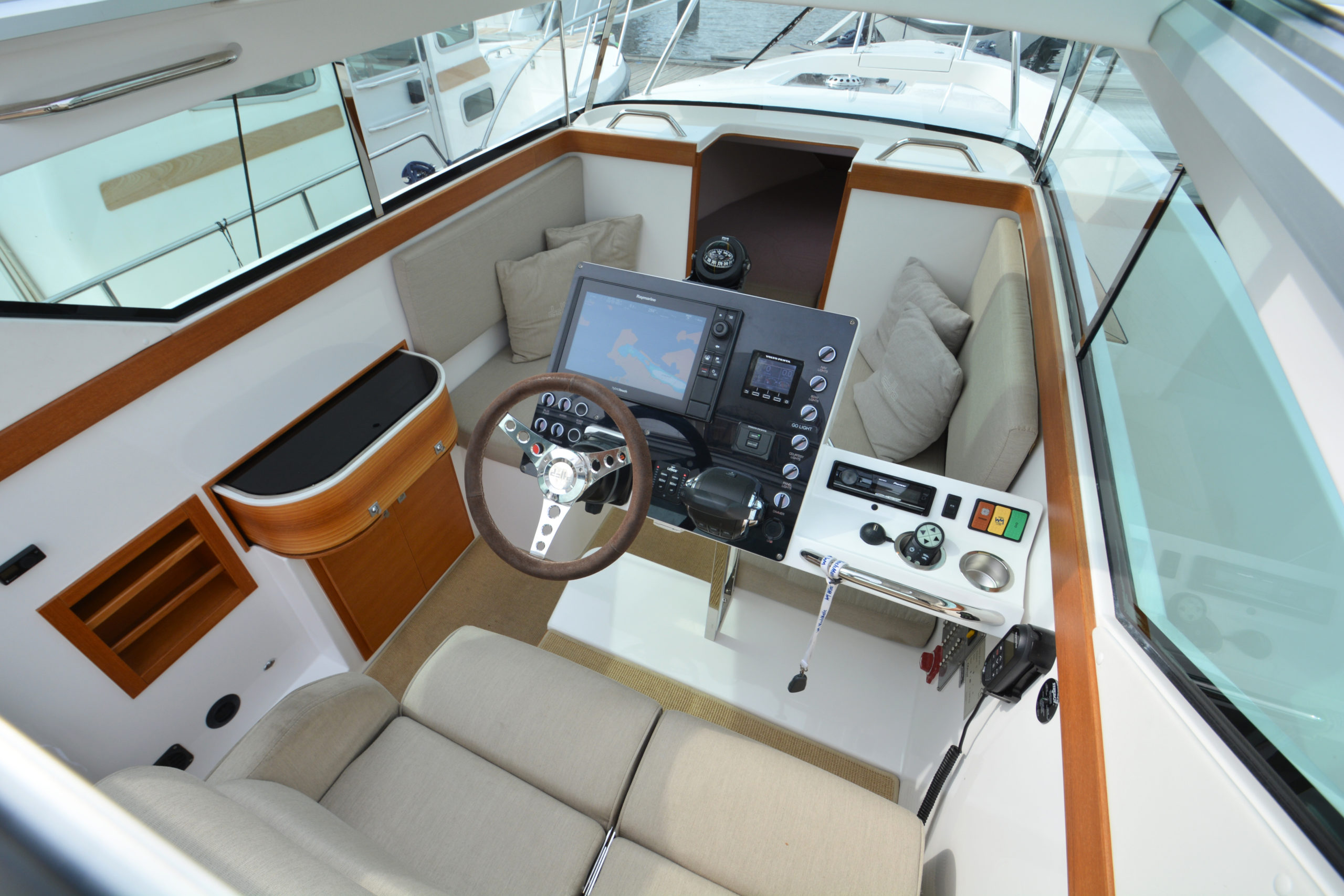 Delta 290 SW | Seacastle